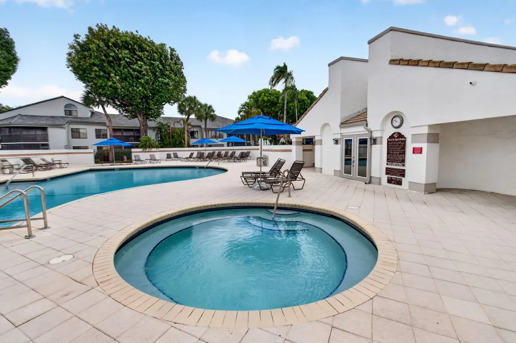 7485 Glendevon Lane Delray Beach FL 33446