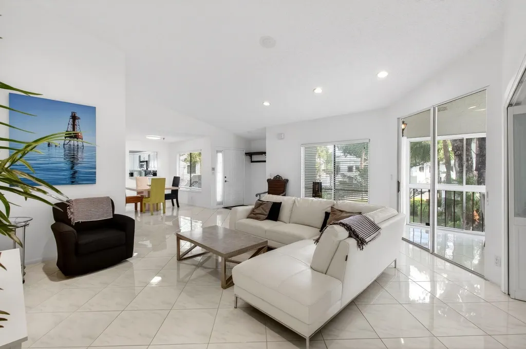 7485 Glendevon Lane Delray Beach FL 33446