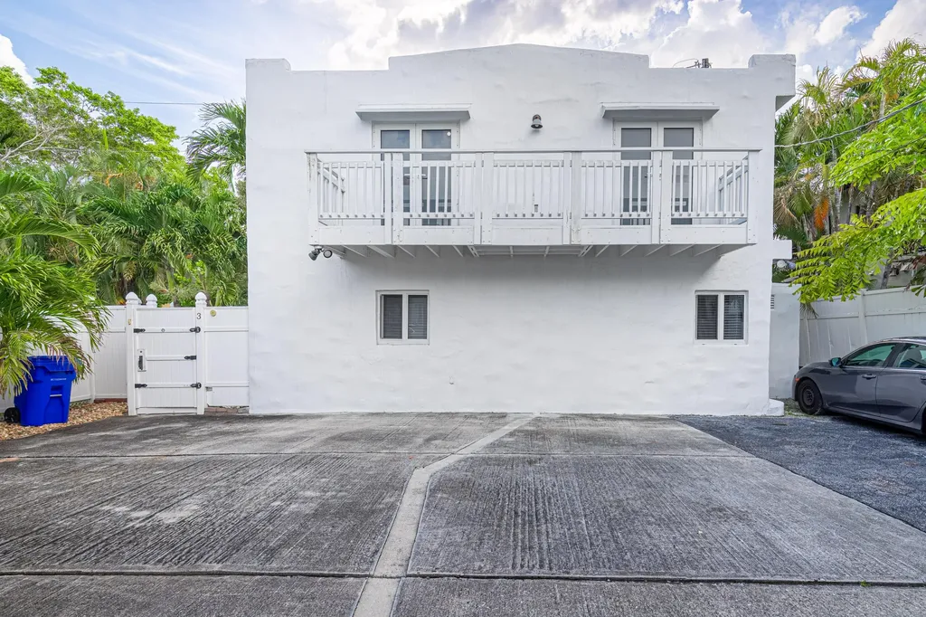 110 NE 16th Terrace Fort Lauderdale FL 33301