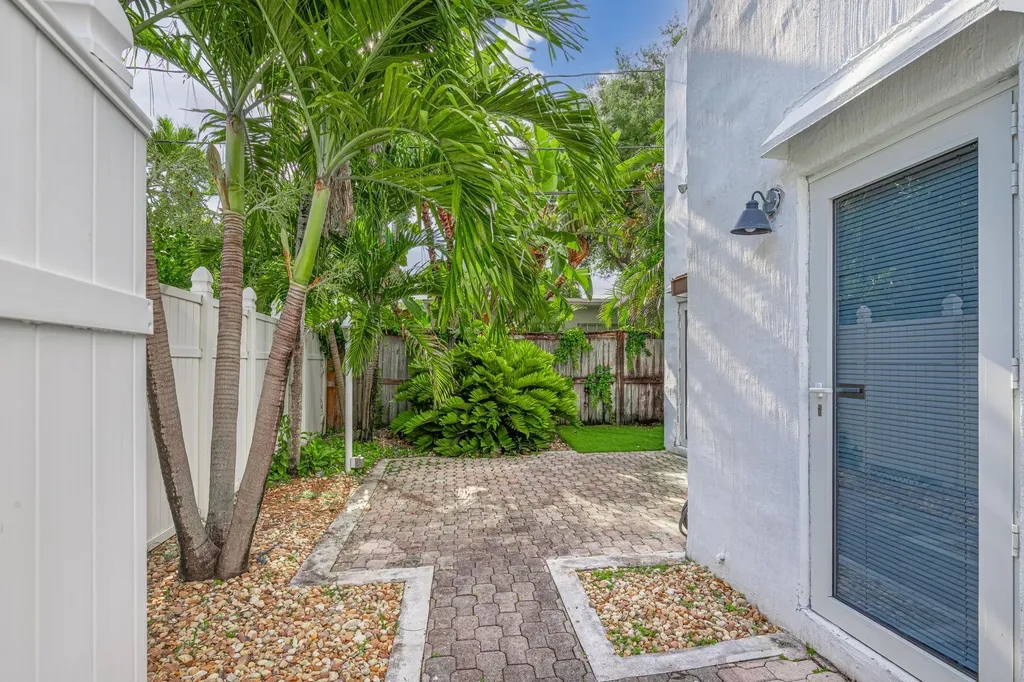 110 NE 16th Terrace Fort Lauderdale FL 33301