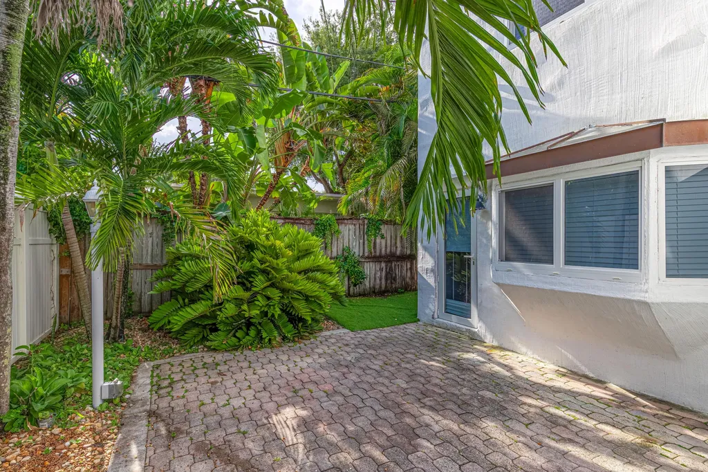 110 NE 16th Terrace Fort Lauderdale FL 33301