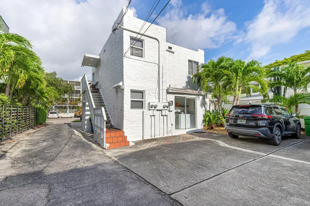 110 NE 16th Terrace Fort Lauderdale FL 33301