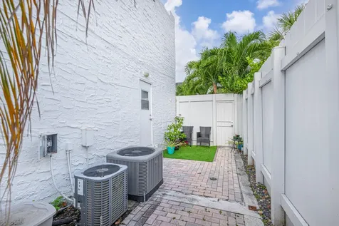 110 NE 16th Terrace Fort Lauderdale FL 33301