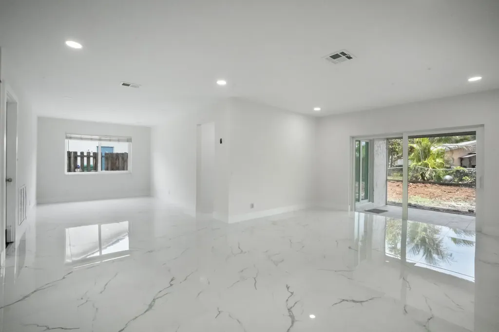8535 NW 25th Place Coral Springs FL 33065