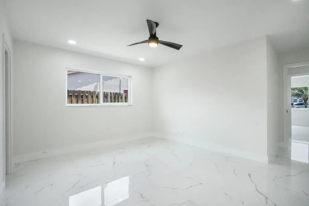 8535 NW 25th Place Coral Springs FL 33065