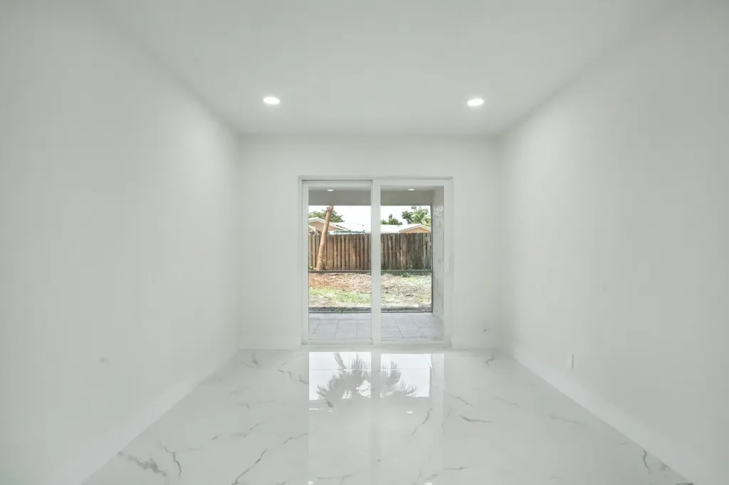 8535 NW 25th Place Coral Springs FL 33065