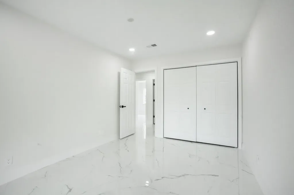 8535 NW 25th Place Coral Springs FL 33065