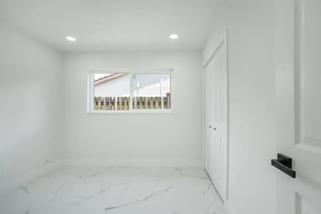 8535 NW 25th Place Coral Springs FL 33065