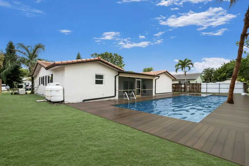8535 NW 25th Place Coral Springs FL 33065