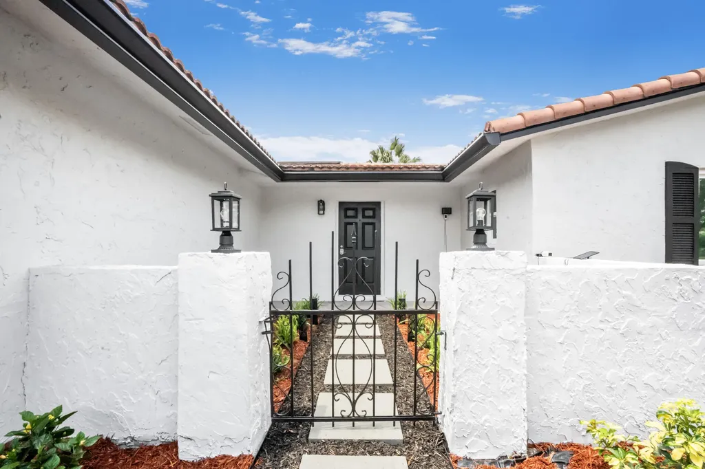 8535 NW 25th Place Coral Springs FL 33065