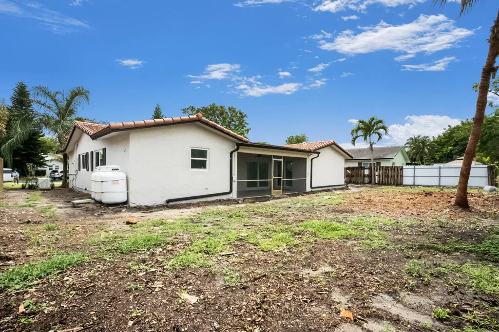 8535 NW 25th Place Coral Springs FL 33065