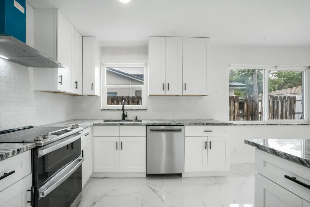 8535 NW 25th Place Coral Springs FL 33065