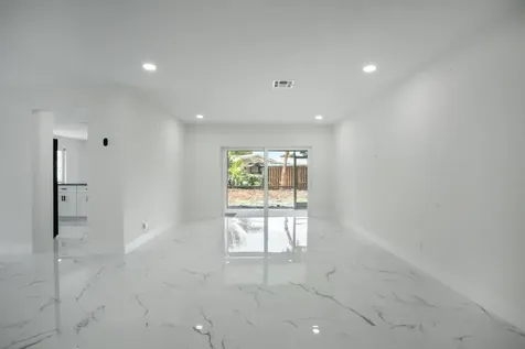 8535 NW 25th Place Coral Springs FL 33065