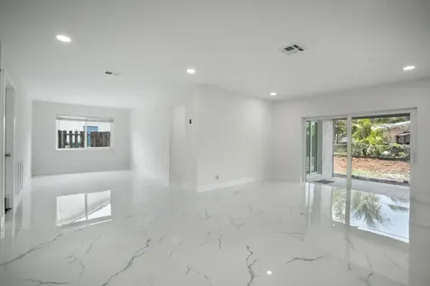 8535 NW 25th Place Coral Springs FL 33065