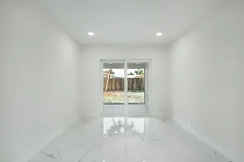 8535 NW 25th Place Coral Springs FL 33065