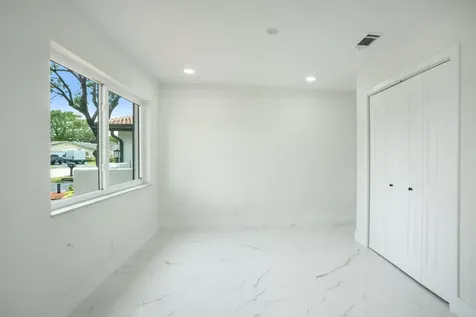8535 NW 25th Place Coral Springs FL 33065