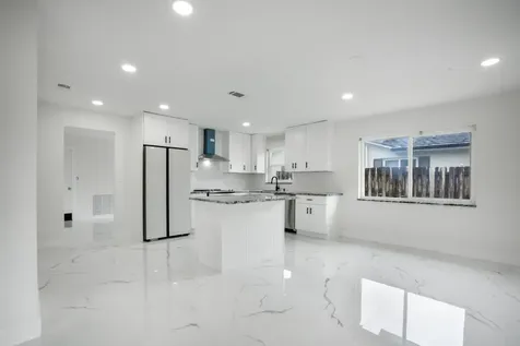 8535 NW 25th Place Coral Springs FL 33065