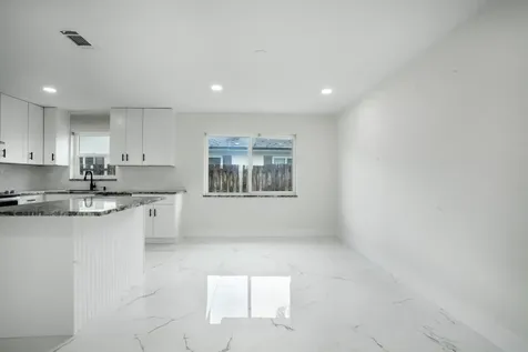 8535 NW 25th Place Coral Springs FL 33065