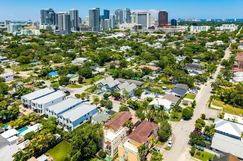 808 SW 7th Avenue Fort Lauderdale FL 33315