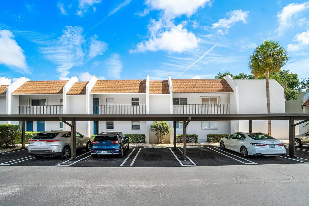 2905 SW 22nd Avenue Delray Beach FL 33445