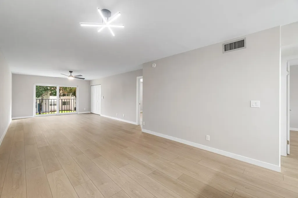 2905 SW 22nd Avenue Delray Beach FL 33445