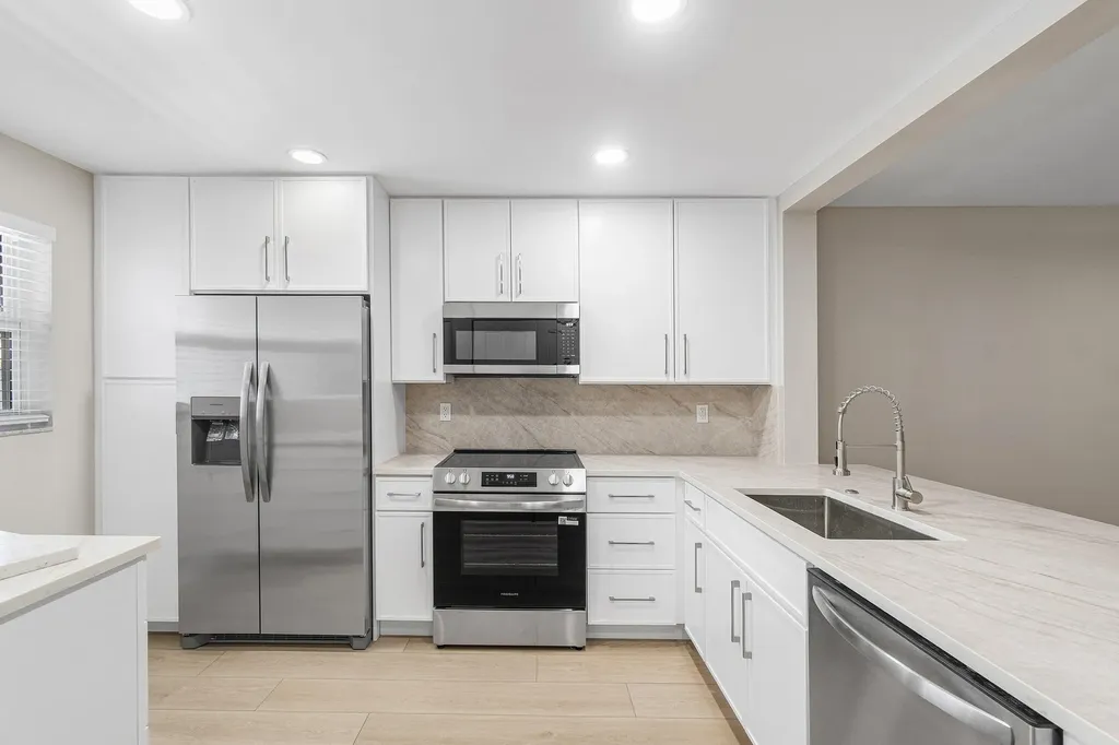 2905 SW 22nd Avenue Delray Beach FL 33445