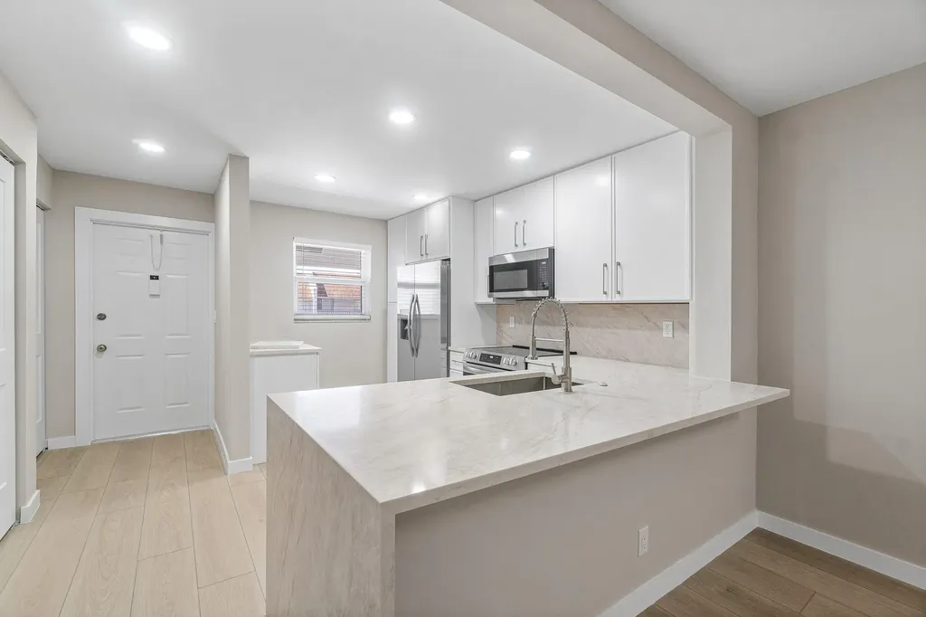2905 SW 22nd Avenue Delray Beach FL 33445