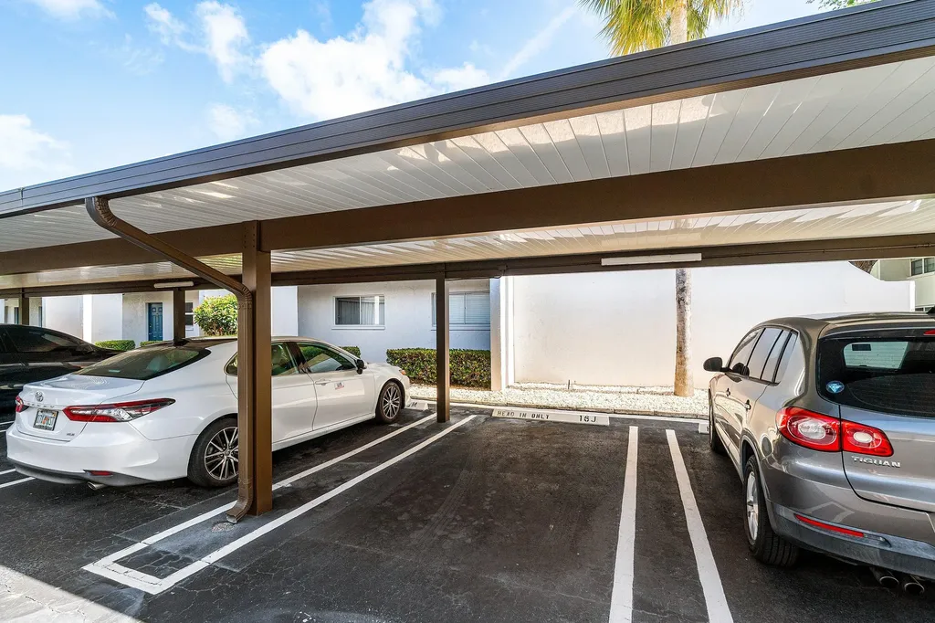 2905 SW 22nd Avenue Delray Beach FL 33445