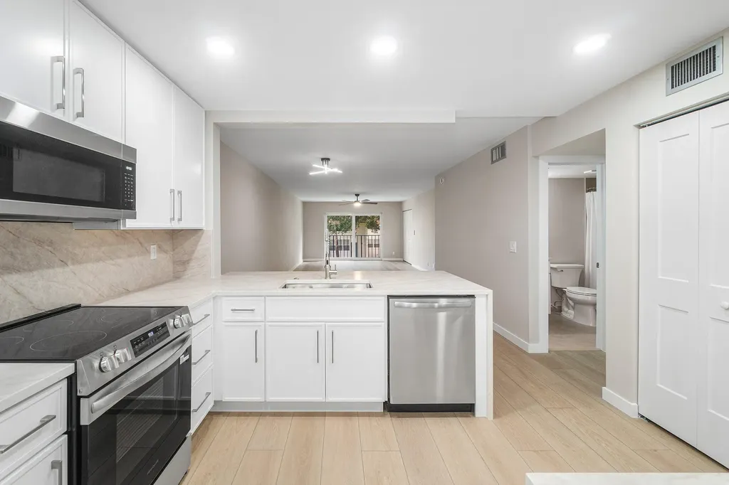 2905 SW 22nd Avenue Delray Beach FL 33445