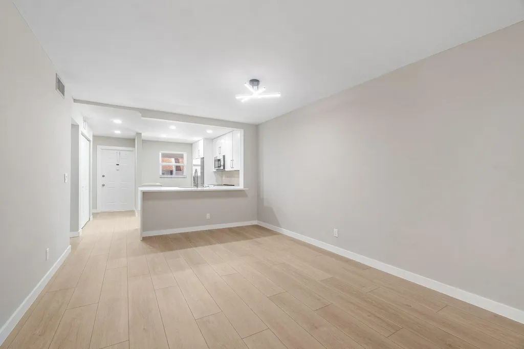 2905 SW 22nd Avenue Delray Beach FL 33445