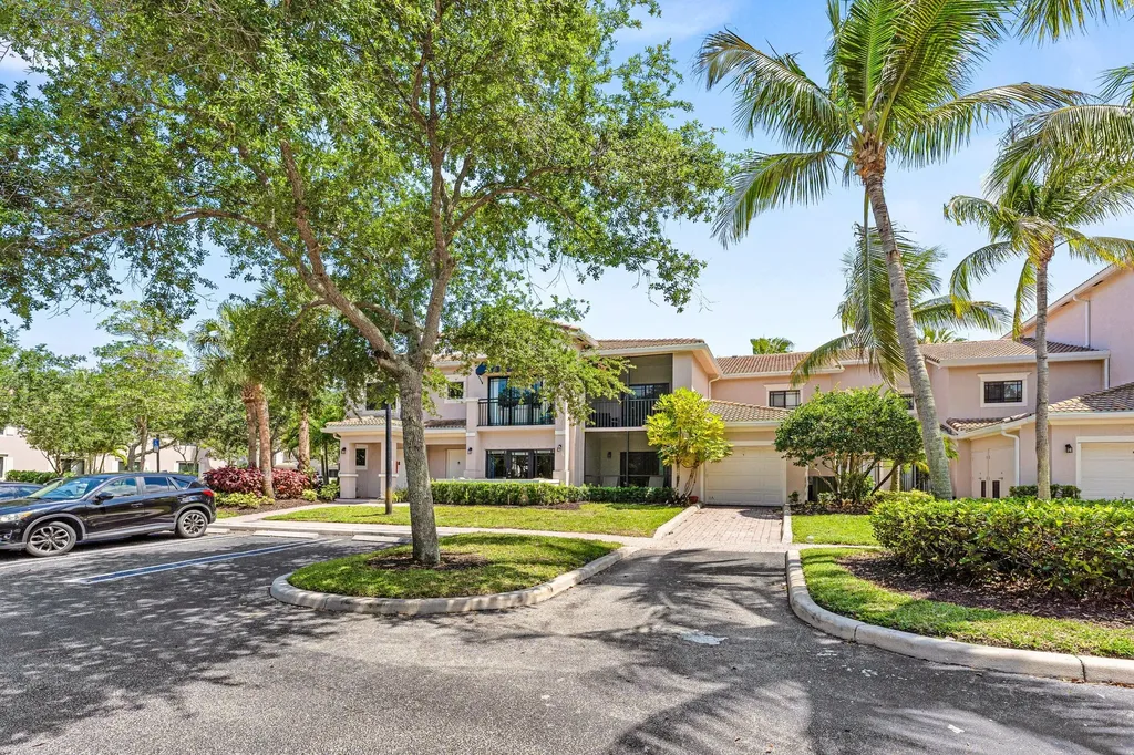 2801 Sarento Place Palm Beach Gardens FL 33410