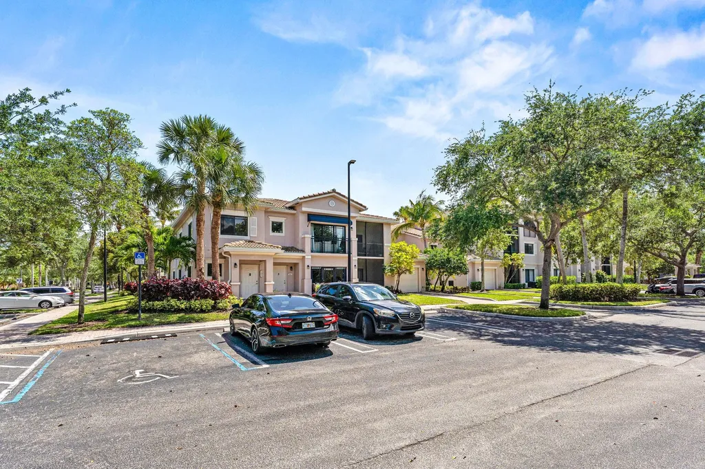 2801 Sarento Place Palm Beach Gardens FL 33410
