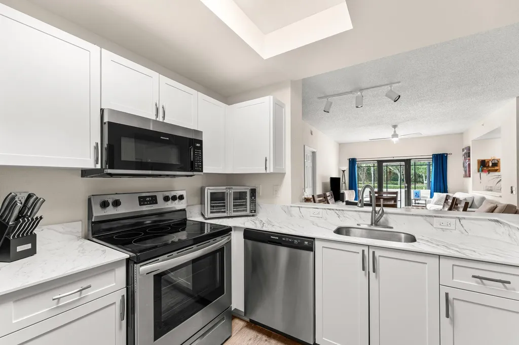 2801 Sarento Place Palm Beach Gardens FL 33410