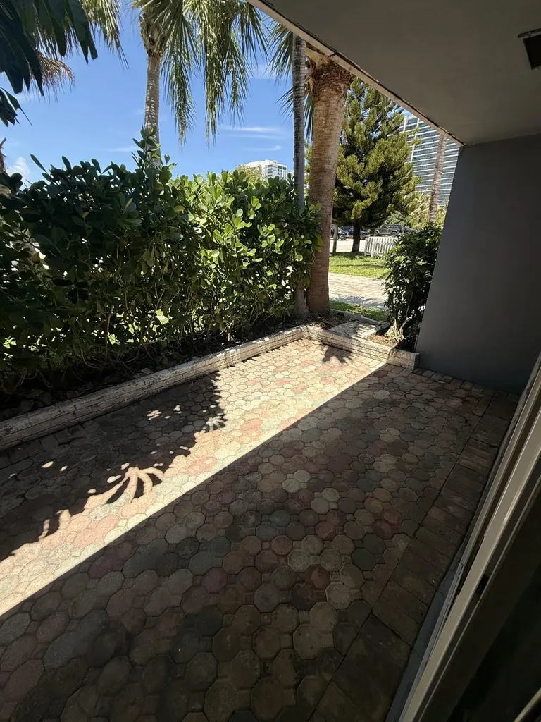 3208 NE 8th Court Pompano Beach FL 33062