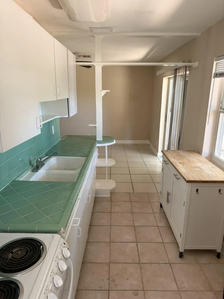3208 NE 8th Court Pompano Beach FL 33062