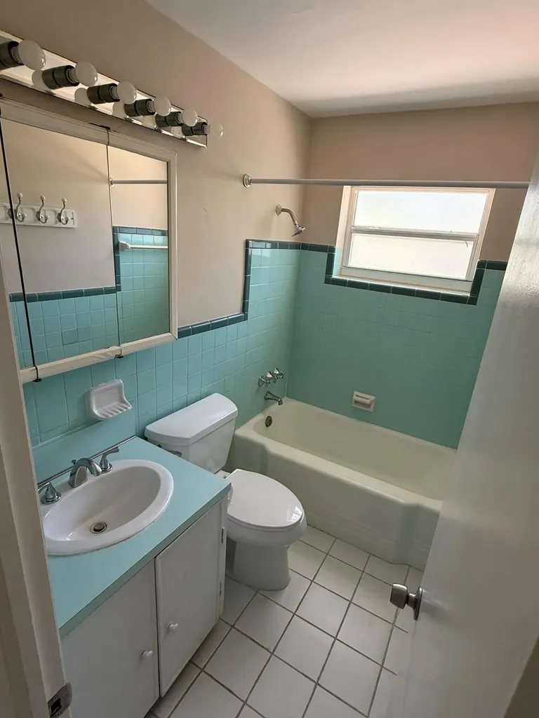 3208 NE 8th Court Pompano Beach FL 33062