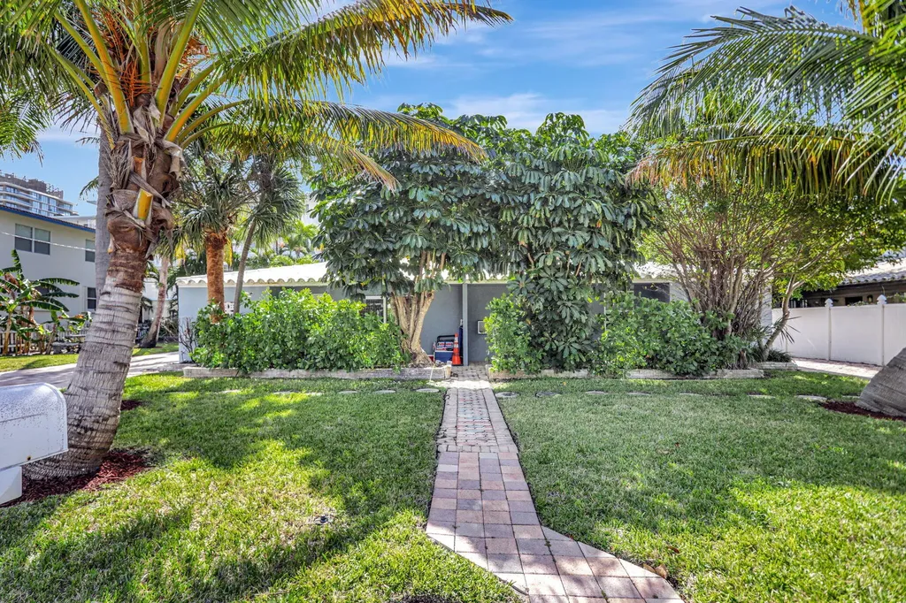 3208 NE 8th Court Pompano Beach FL 33062