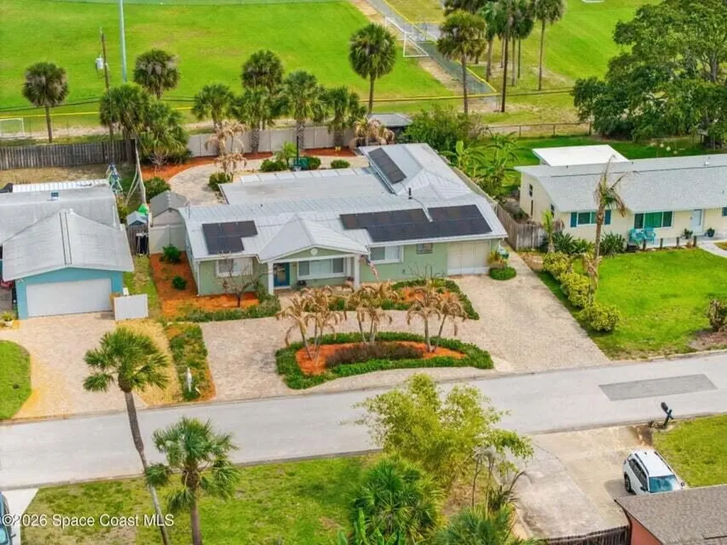 121 Algonquin Terrace Indian Harbour Beach FL 32937