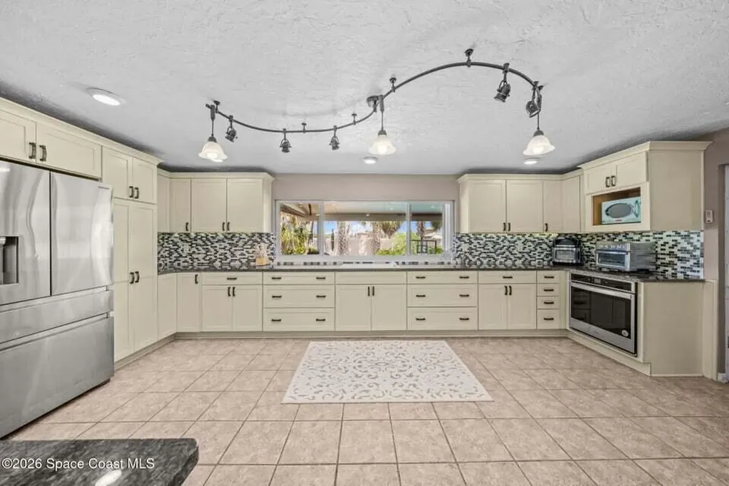 121 Algonquin Terrace Indian Harbour Beach FL 32937