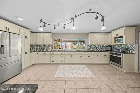 121 Algonquin Terrace Indian Harbour Beach FL 32937