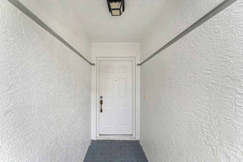 8059 Dolomtian Way Boynton Beach FL 33472