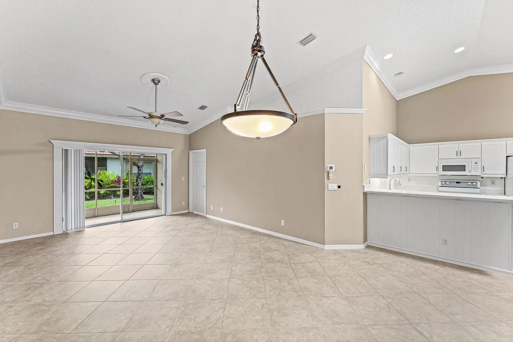 8059 Dolomtian Way Boynton Beach FL 33472