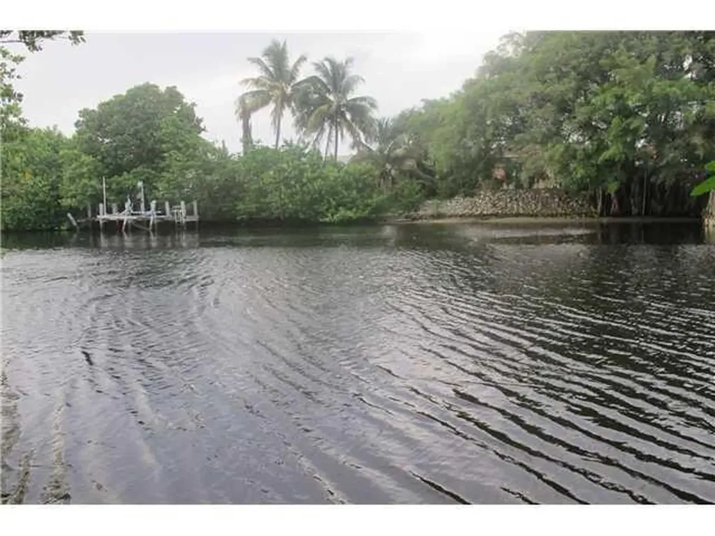 73 NE 7th Court Deerfield Beach FL 33441