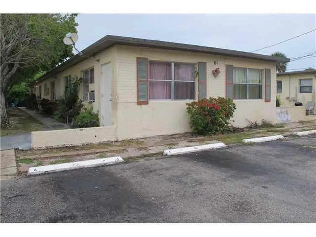 73 NE 7th Court Deerfield Beach FL 33441
