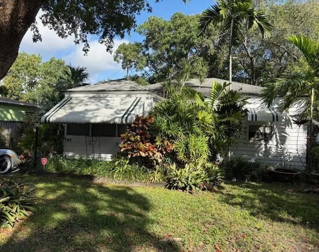 44 SW 5th Street Dania Beach FL 33004