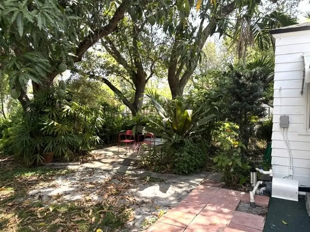 44 SW 5th Street Dania Beach FL 33004