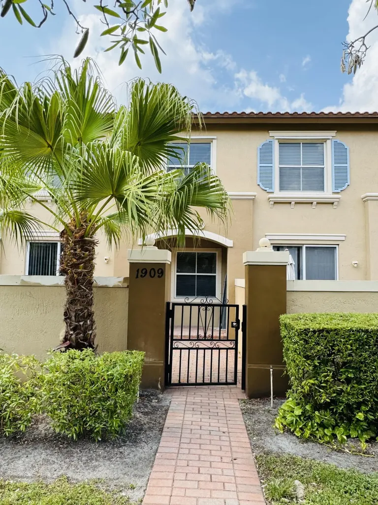 6550 Morgan Hill Trail West Palm Beach FL 33411