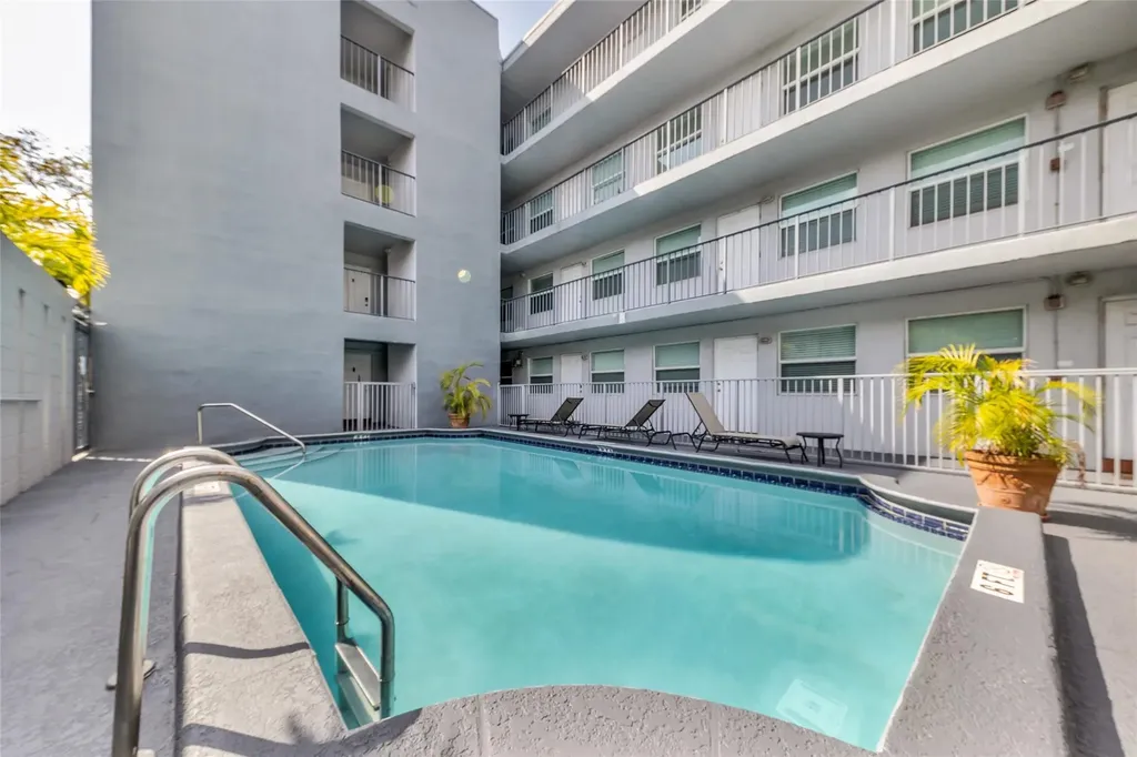 611 NE 14th Avenue Fort Lauderdale FL 33304