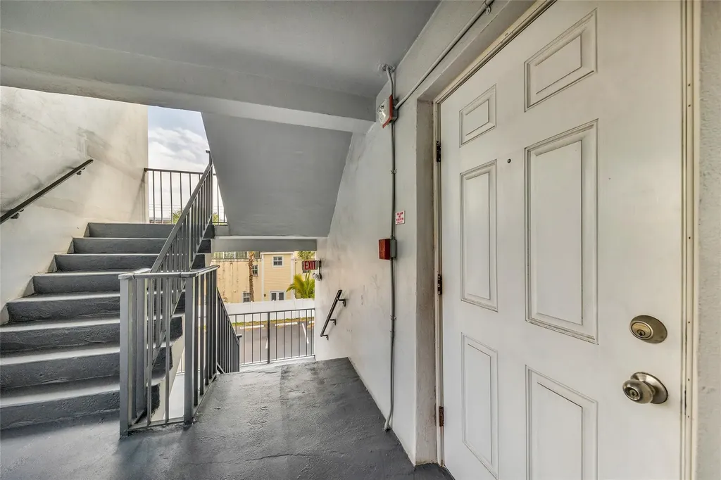 611 NE 14th Avenue Fort Lauderdale FL 33304