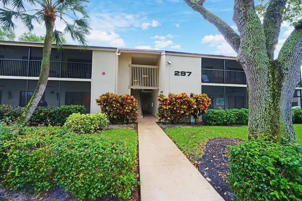297 Deer Creek Boulevard Deerfield Beach FL 33442